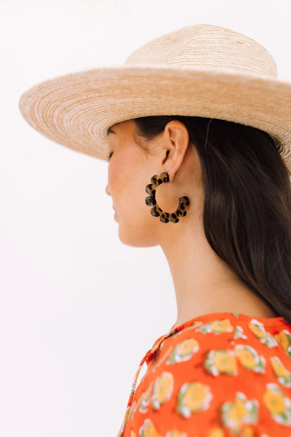 Sunshine Tienda Tortoise Flower Outline Hoops