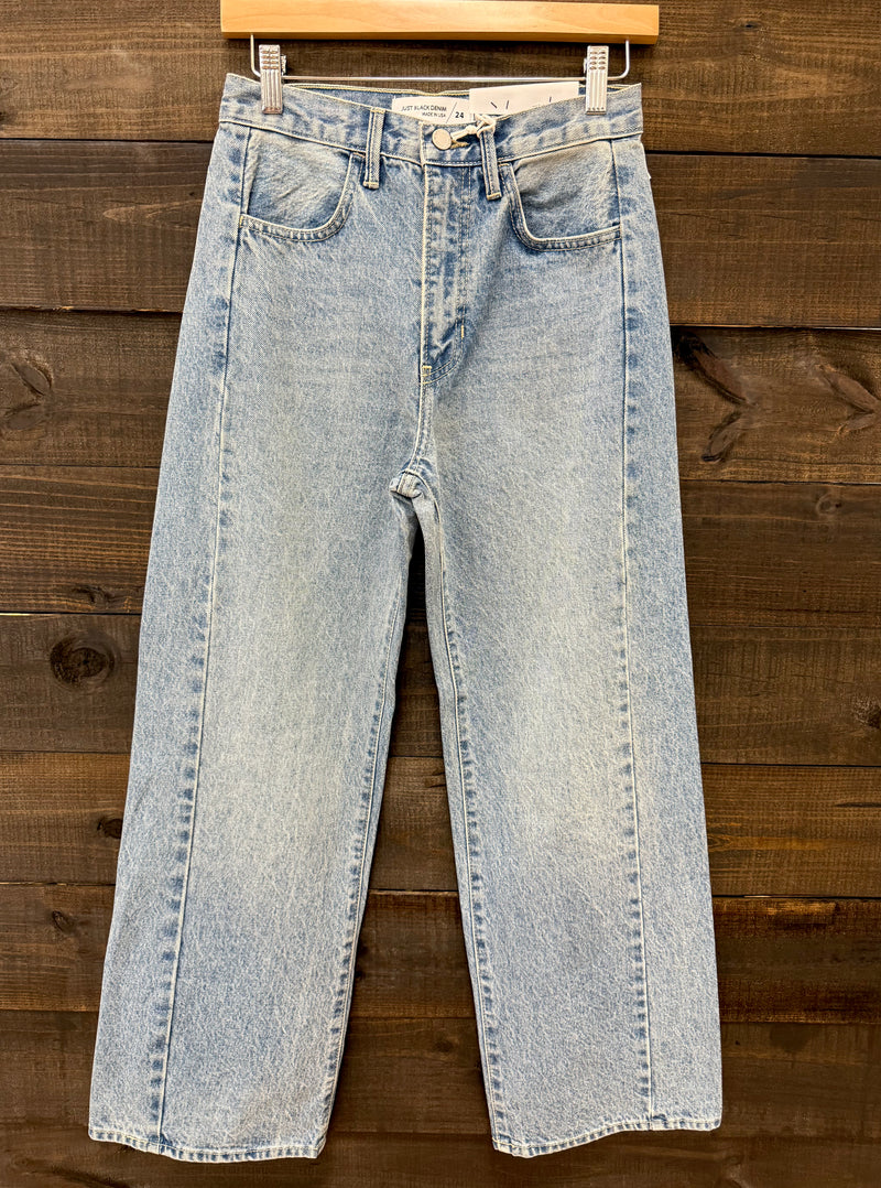 JBD- Barrel Jeans with Side Seam Twist