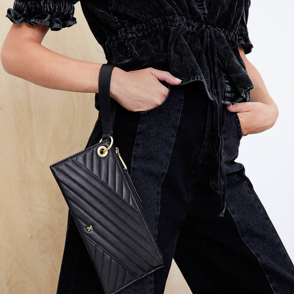 HOBO- Vida Quilted Wristlet Black